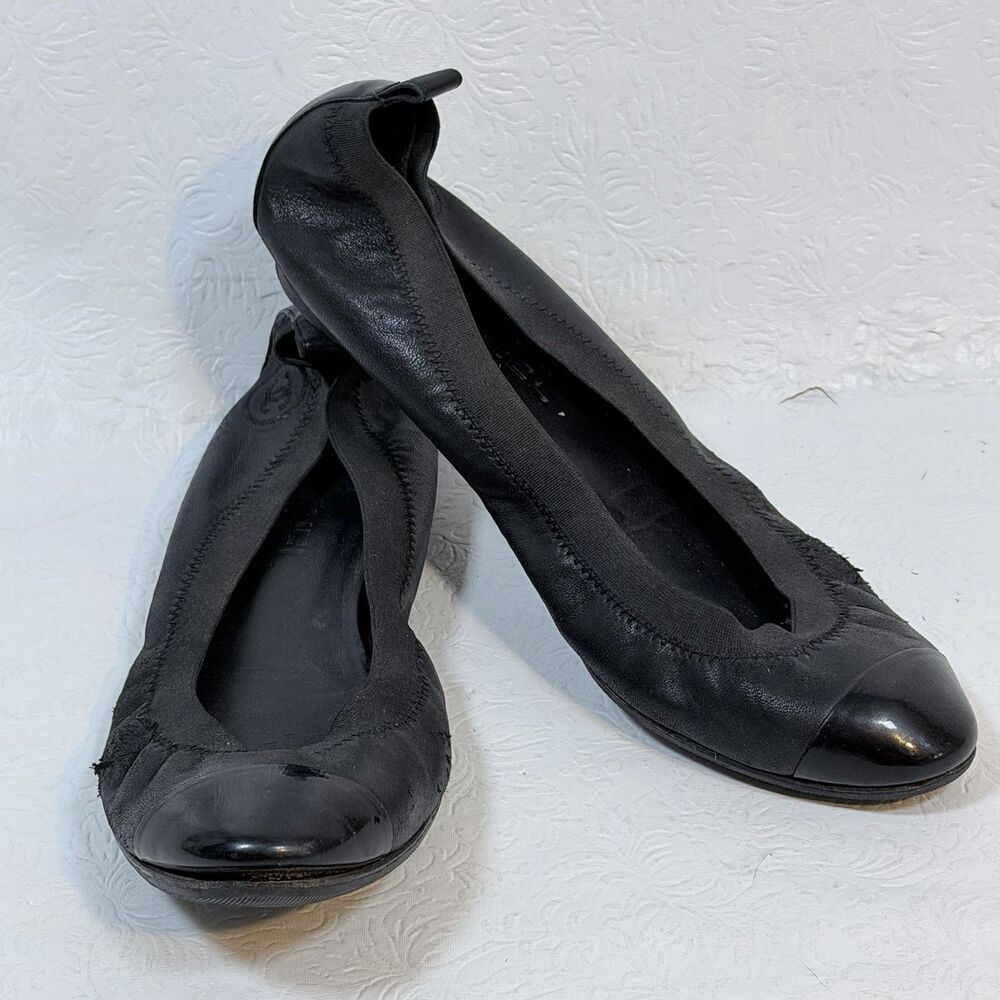 CHANEL sz EU 40.5 US 10 Black Leather Ballet Flats